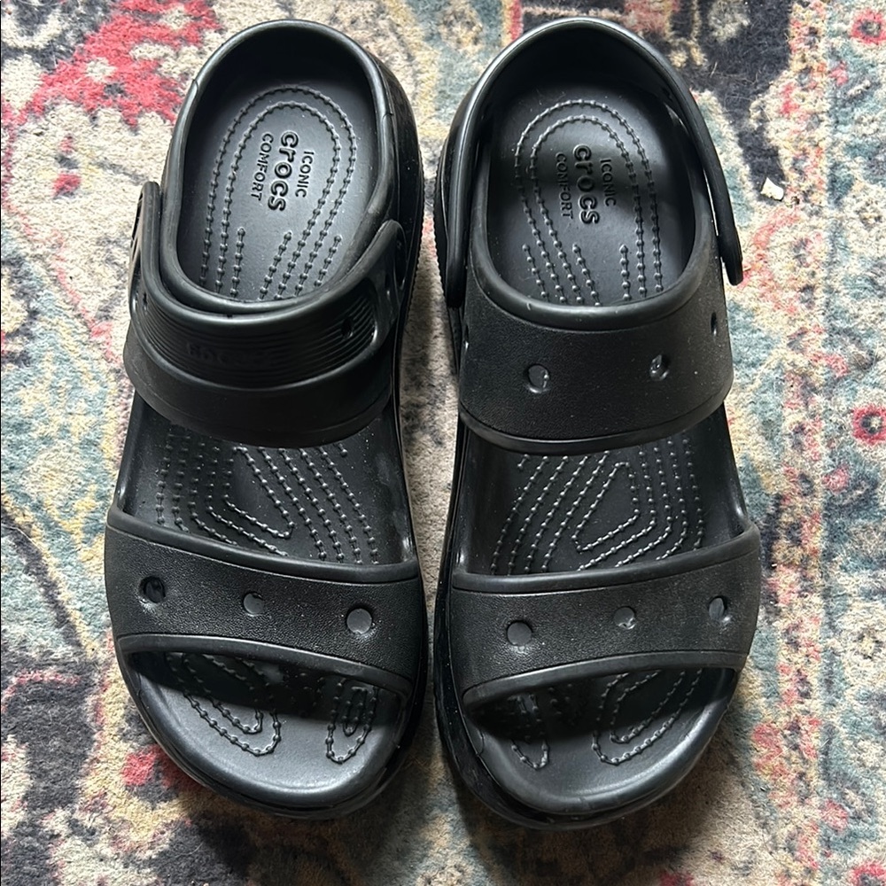 CROCS Mega crush platform